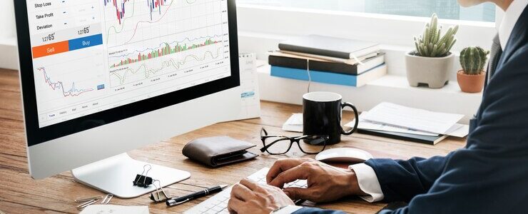Spread Trading Strategies for Forex