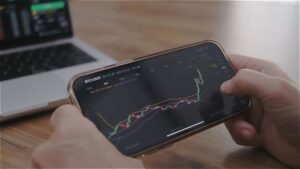 Hull Moving Average Indicator: A Trader’s Guide